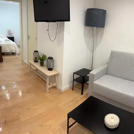Apartment Little Dream For 5 In The Heart Of Lissabon
